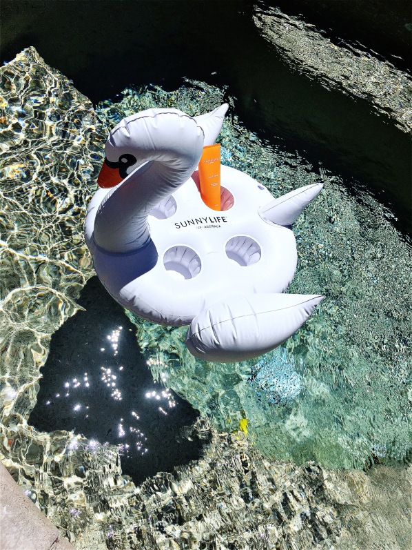 Sunnylife Swan inflatable